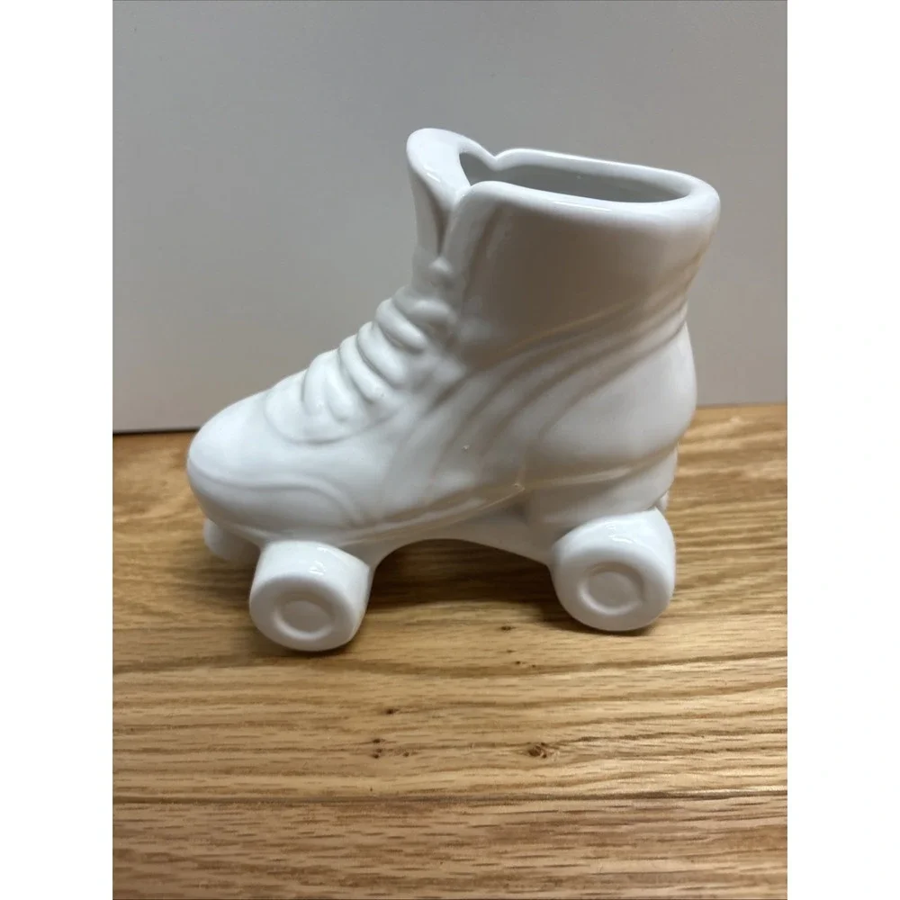 Ceramic Planter Flower Pot Vase Quad Roller Skate White Vintage 5.5